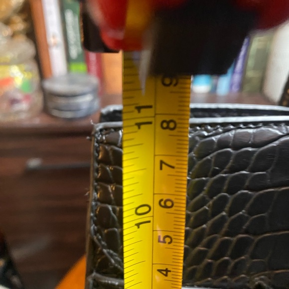 Black Faux Crocodile Set - Picture 7 of 7